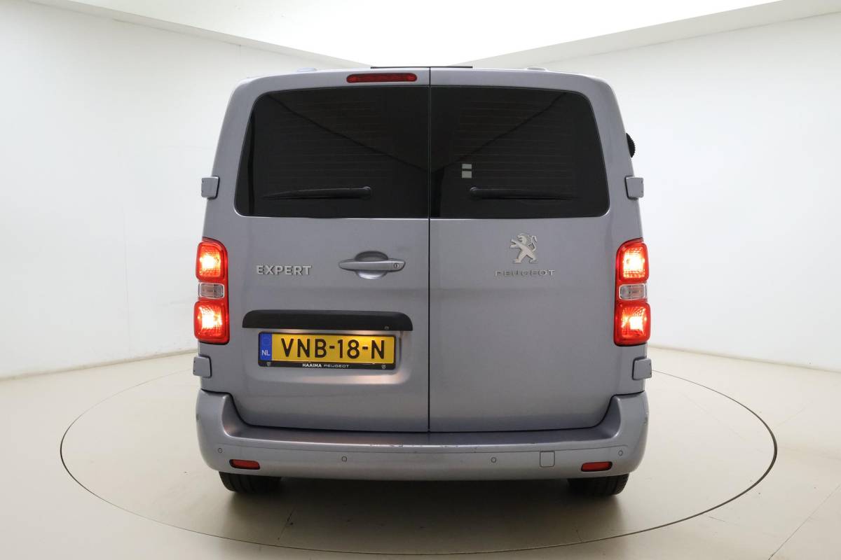 Peugeot Expert Peugeot Expert 2.0 BlueHDI 180pk Automaat Standard Asphalt | Navigatie | Achteruitrijcamera | Climate control | Cruise control | Parkeersensoren | Laadruimte betimmerd | Xenon