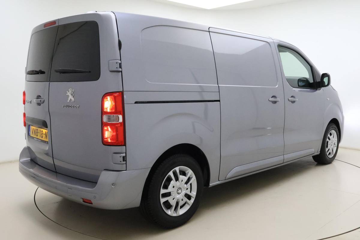 Peugeot Expert Peugeot Expert 2.0 BlueHDI 180pk Automaat Standard Asphalt | Navigatie | Achteruitrijcamera | Climate control | Cruise control | Parkeersensoren | Laadruimte betimmerd | Xenon