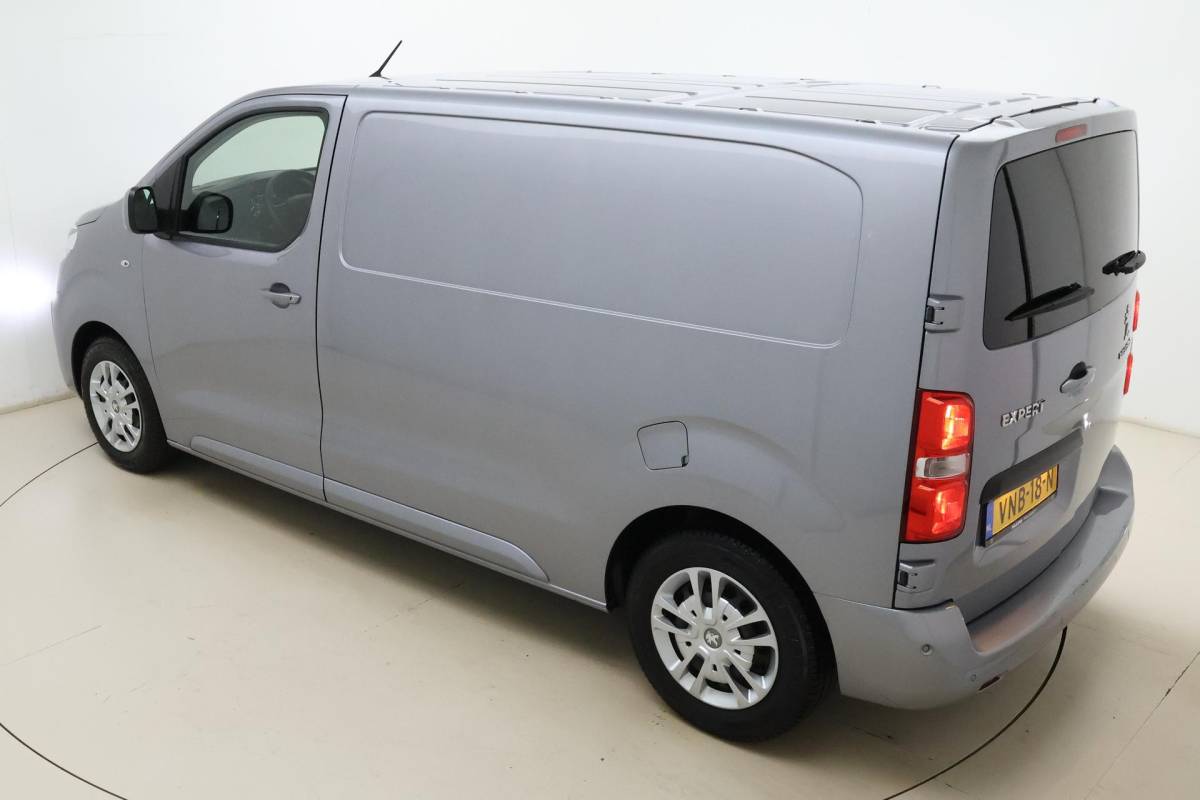 Peugeot Expert Peugeot Expert 2.0 BlueHDI 180pk Automaat Standard Asphalt | Navigatie | Achteruitrijcamera | Climate control | Cruise control | Parkeersensoren | Laadruimte betimmerd | Xenon