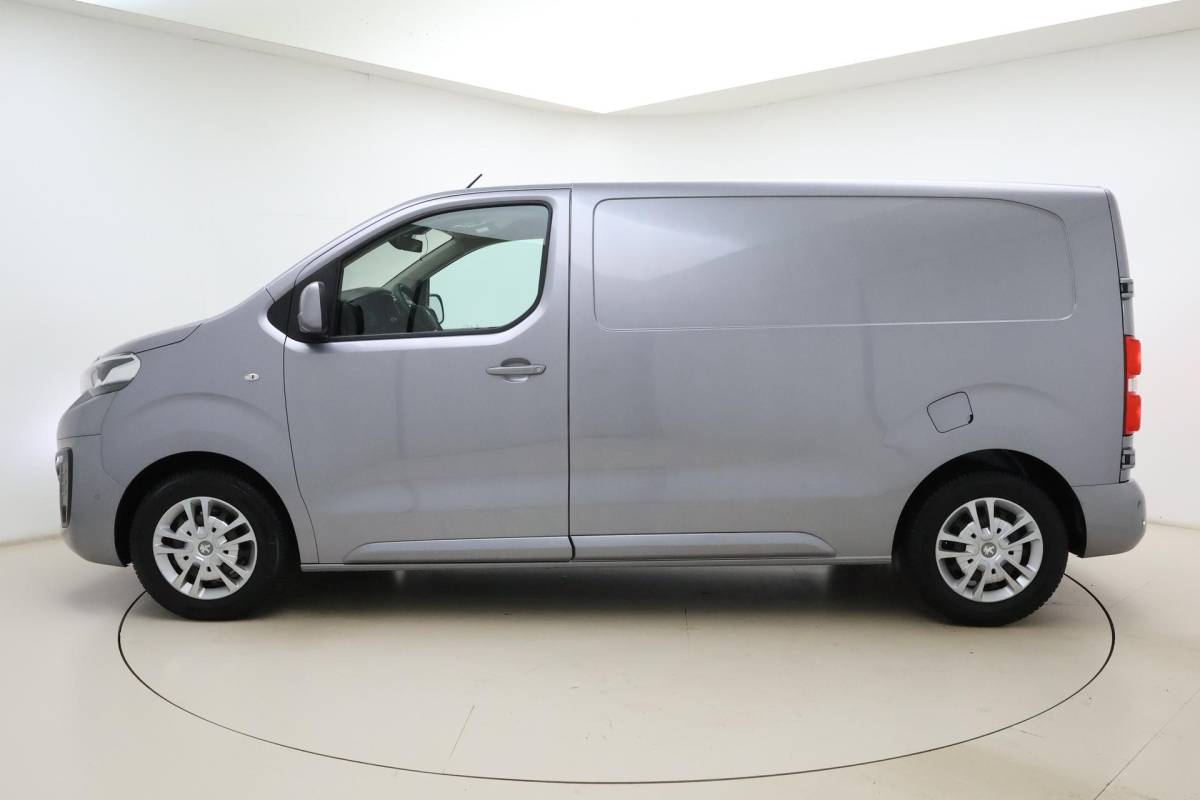 Peugeot Expert Peugeot Expert 2.0 BlueHDI 180pk Automaat Standard Asphalt | Navigatie | Achteruitrijcamera | Climate control | Cruise control | Parkeersensoren | Laadruimte betimmerd | Xenon