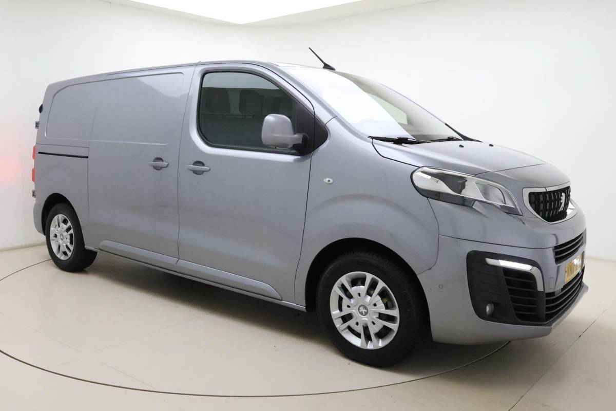 Peugeot Expert Peugeot Expert 2.0 BlueHDI 180pk Automaat Standard Asphalt | Navigatie | Achteruitrijcamera | Climate control | Cruise control | Parkeersensoren | Laadruimte betimmerd | Xenon