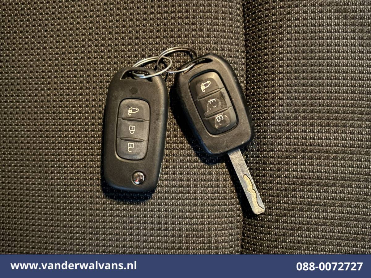 Renault Trafic Renault Trafic 2.0 Blue dCi 130pk L2H1 Euro6 Airco | LED |  2500kg Trekhaak | Cruisecontrol Parkeersensoren, Bijrijdersbank