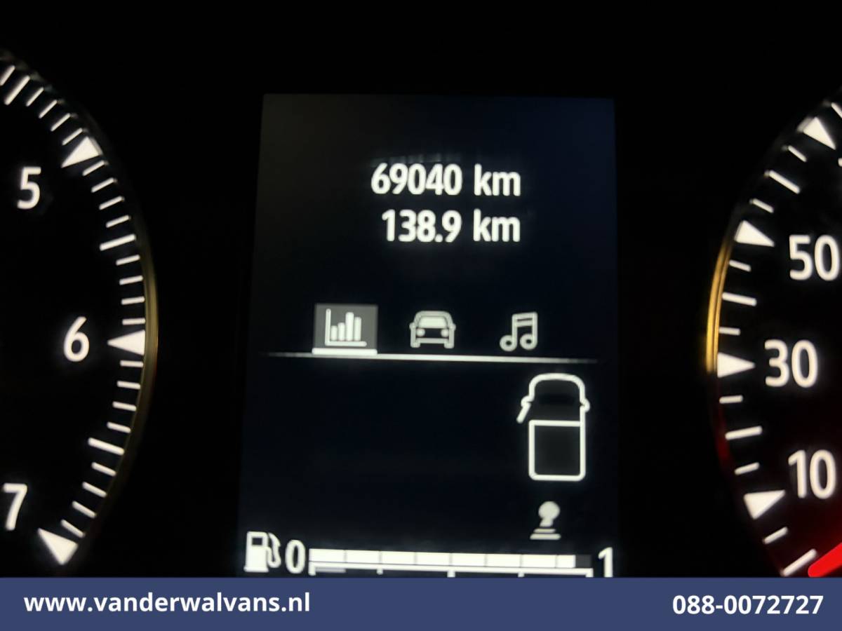 Renault Trafic Renault Trafic 2.0 Blue dCi 130pk L2H1 Euro6 Airco | LED |  2500kg Trekhaak | Cruisecontrol Parkeersensoren, Bijrijdersbank