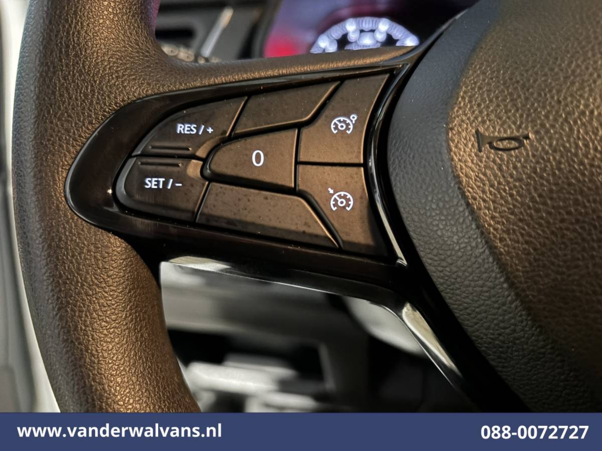 Renault Trafic Renault Trafic 2.0 Blue dCi 130pk L2H1 Euro6 Airco | LED |  2500kg Trekhaak | Cruisecontrol Parkeersensoren, Bijrijdersbank