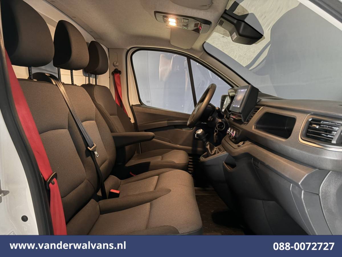 Renault Trafic Renault Trafic 2.0 Blue dCi 130pk L2H1 Euro6 Airco | LED |  2500kg Trekhaak | Cruisecontrol Parkeersensoren, Bijrijdersbank