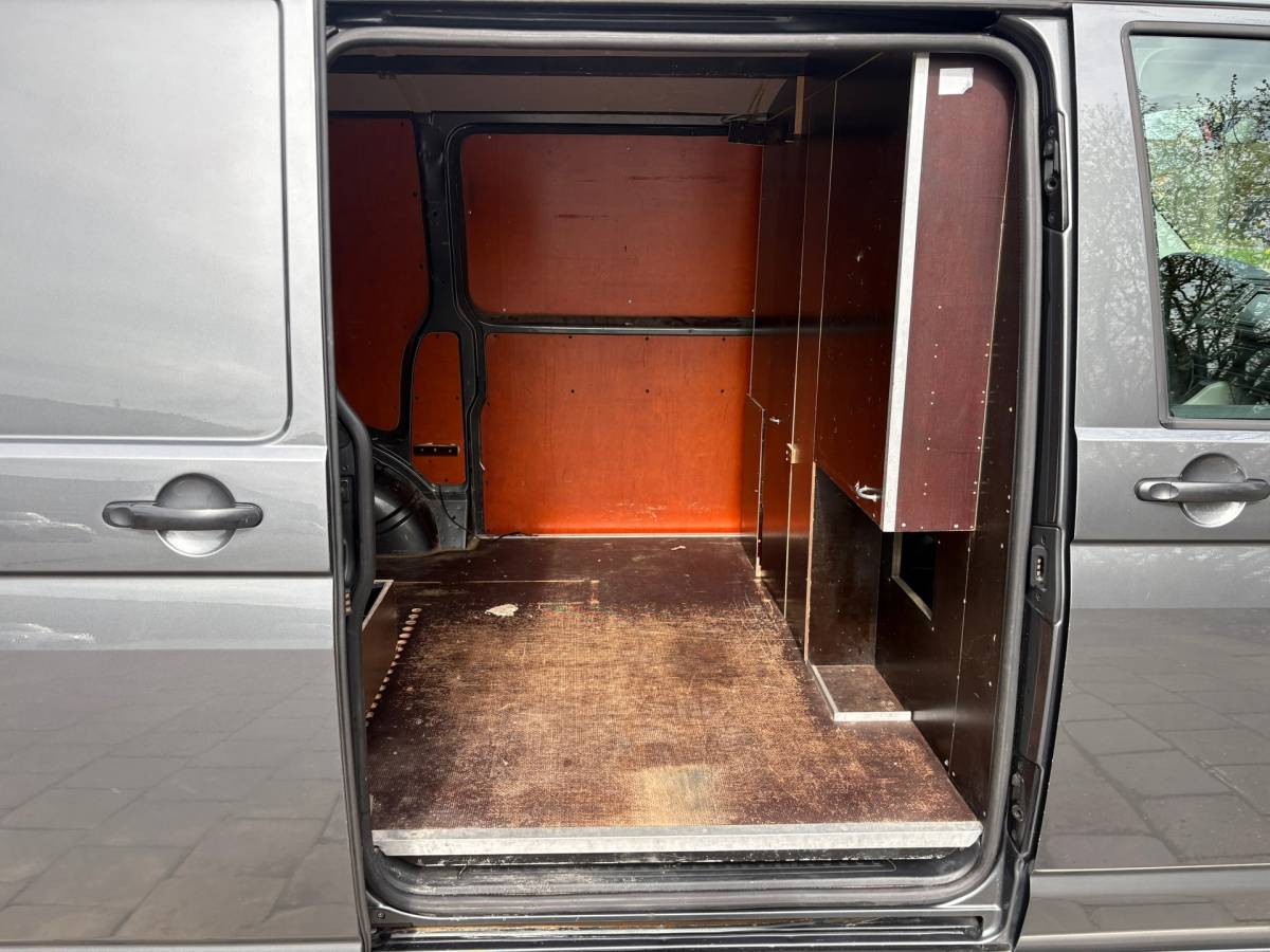 Volkswagen Transporter Volkswagen Transporter 2.0 TDI L1H1 HIGHLINE DSG AUTOMAAT, EURO6, Distr. vv, ORIG Nederlands, lederen bekleding, Navi, Cruise