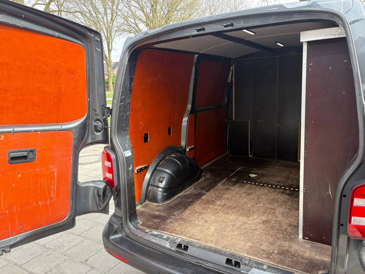 Volkswagen Transporter Volkswagen Transporter 2.0 TDI L1H1 HIGHLINE DSG AUTOMAAT, EURO6, Distr. vv, ORIG Nederlands, lederen bekleding, Navi, Cruise
