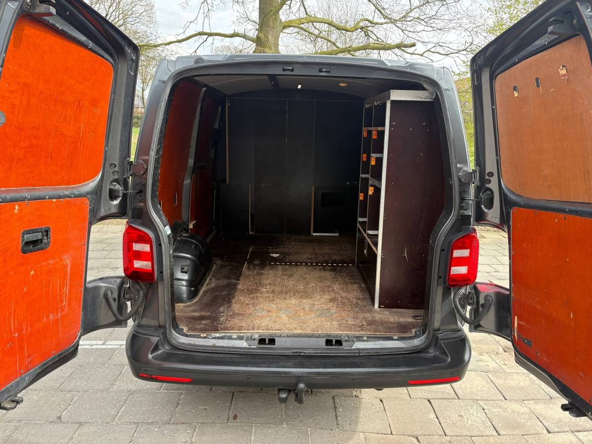 Volkswagen Transporter Volkswagen Transporter 2.0 TDI L1H1 HIGHLINE DSG AUTOMAAT, EURO6, Distr. vv, ORIG Nederlands, lederen bekleding, Navi, Cruise