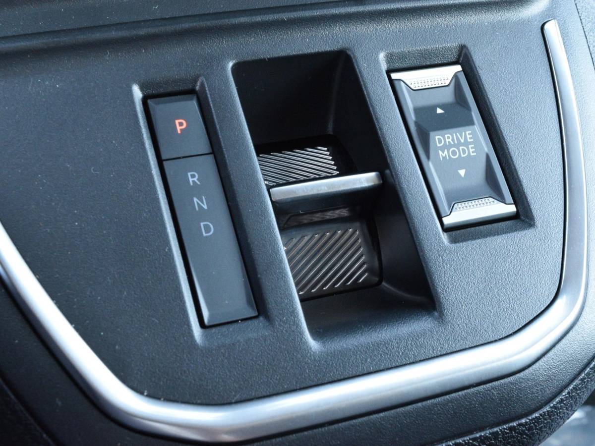 Peugeot e-Expert Peugeot e-Expert EV L2 75 kWh Surround NAV pakket | Geïsoleerde comfort scheidingswand met vaste ruit | Reservewiel | 7.9% financial lease mogelijk