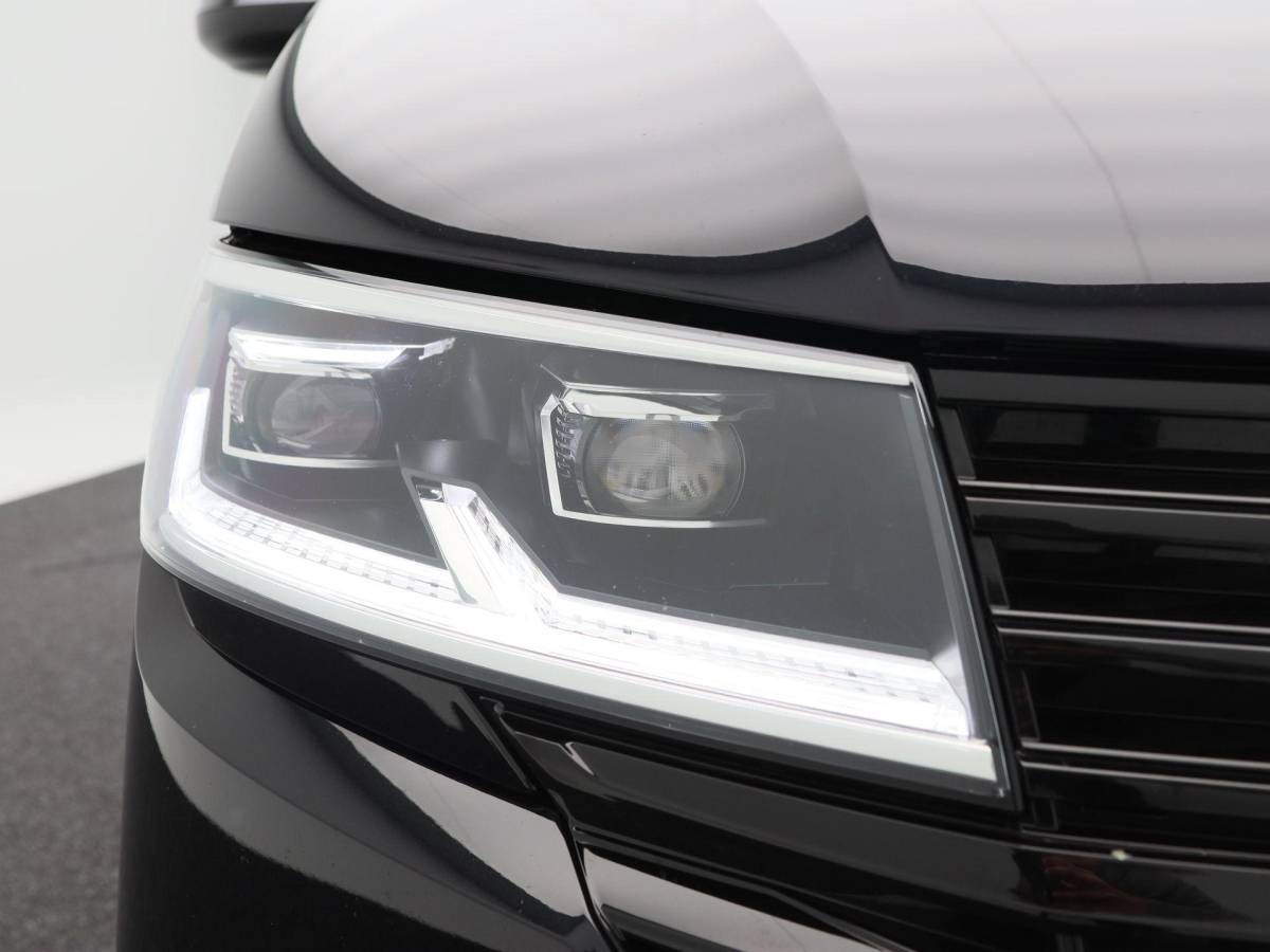 Volkswagen Transporter Volkswagen Transporter 2.0 TDi Automaat L2H1 30 DC Bulli | Adaptieve Cruise | CarPlay | Navigatie | Stoelverwarming | Camera | Trekhaak | 18 Inch | 82.207 Km !!