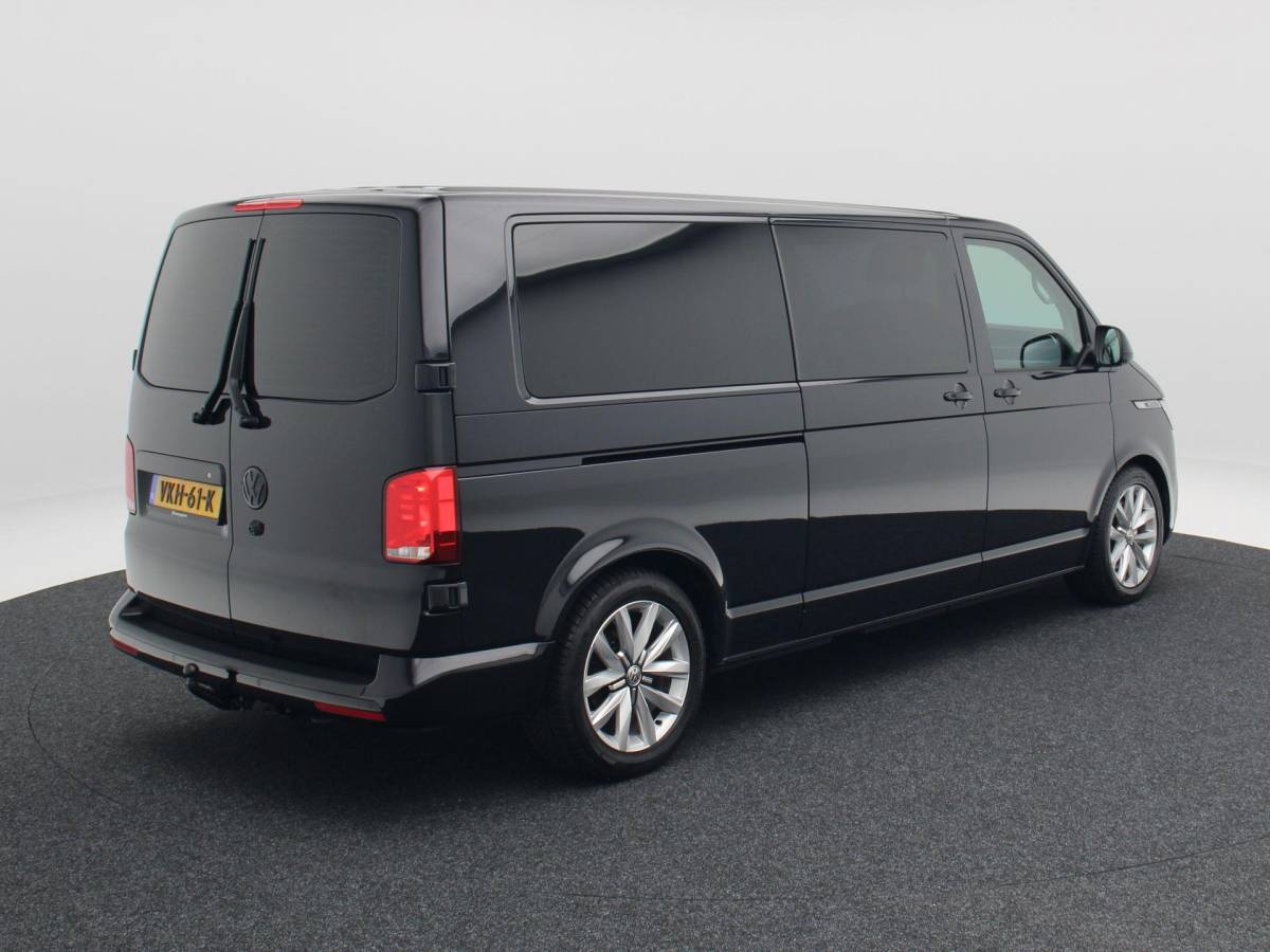 Volkswagen Transporter Volkswagen Transporter 2.0 TDi Automaat L2H1 30 DC Bulli | Adaptieve Cruise | CarPlay | Navigatie | Stoelverwarming | Camera | Trekhaak | 18 Inch | 82.207 Km !!
