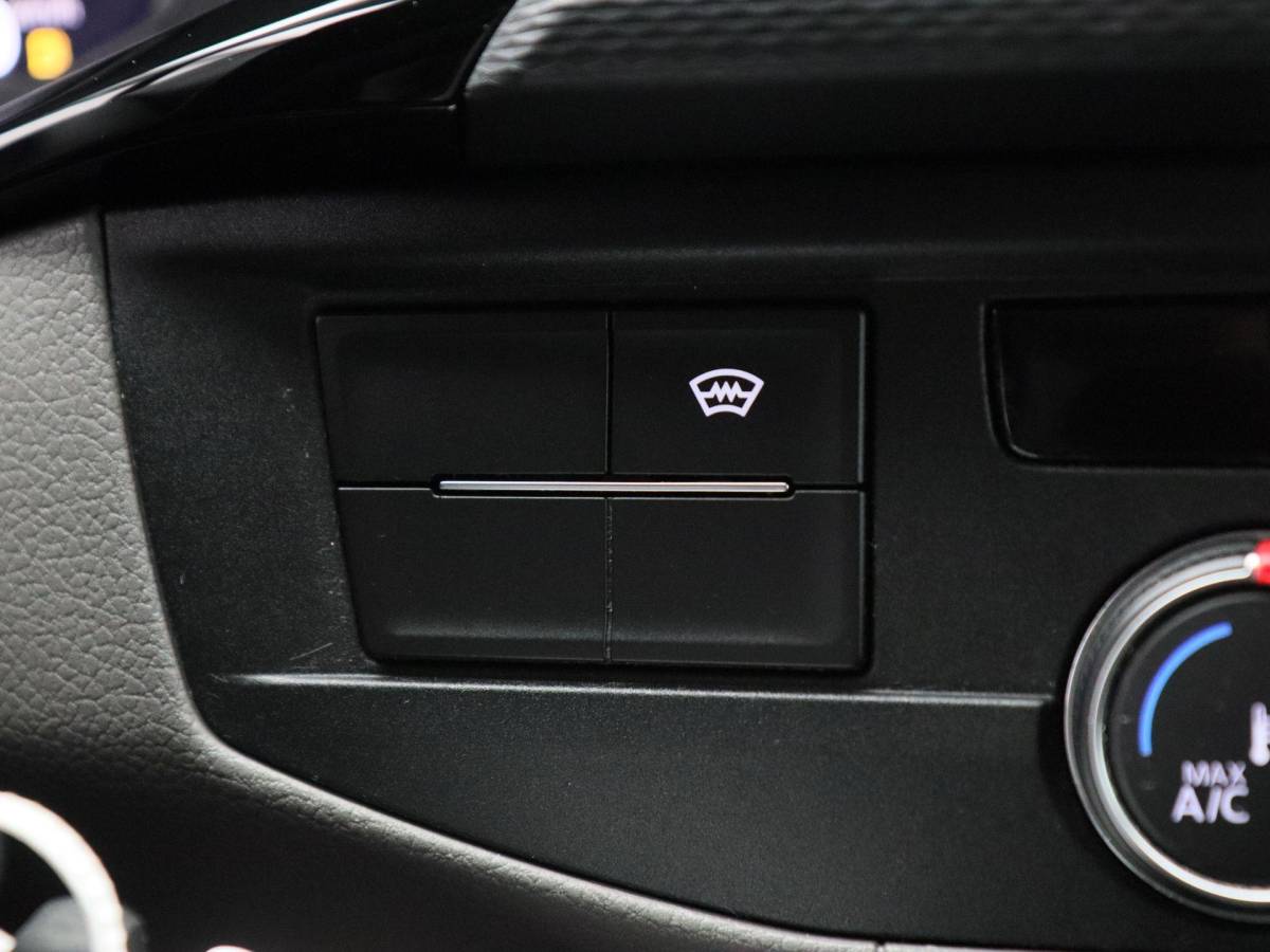 Volkswagen Transporter Volkswagen Transporter 2.0 TDi Automaat L2H1 30 DC Bulli | Adaptieve Cruise | CarPlay | Navigatie | Stoelverwarming | Camera | Trekhaak | 18 Inch | 82.207 Km !!