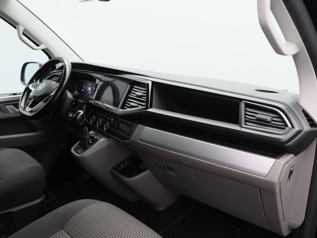 Volkswagen Transporter Volkswagen Transporter 2.0 TDi Automaat L2H1 30 DC Bulli | Adaptieve Cruise | CarPlay | Navigatie | Stoelverwarming | Camera | Trekhaak | 18 Inch | 82.207 Km !!