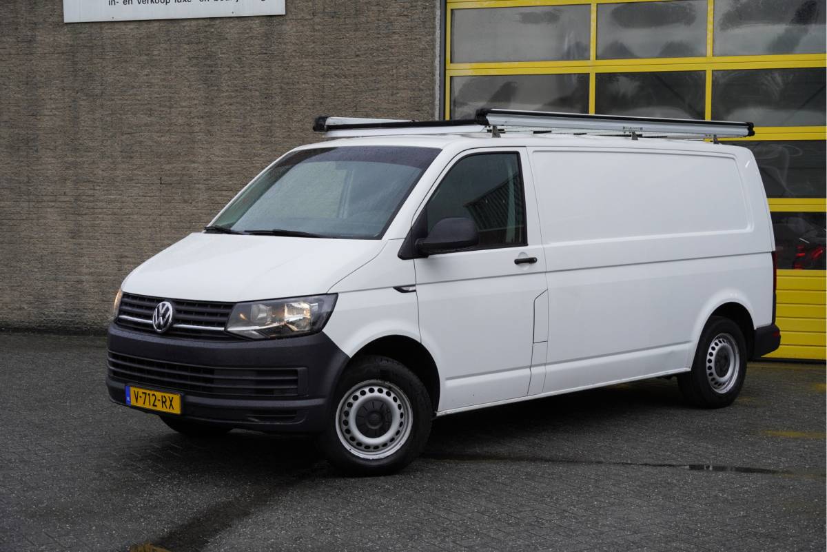 Volkswagen Transporter Volkswagen Transporter 2.0 TDI L2H1 BJ2018  Pdc | Trekhaak | Airco | Cruise control | Tussenschot+Raam | Achterklep+Raam | Zijdeur | Imperiaal