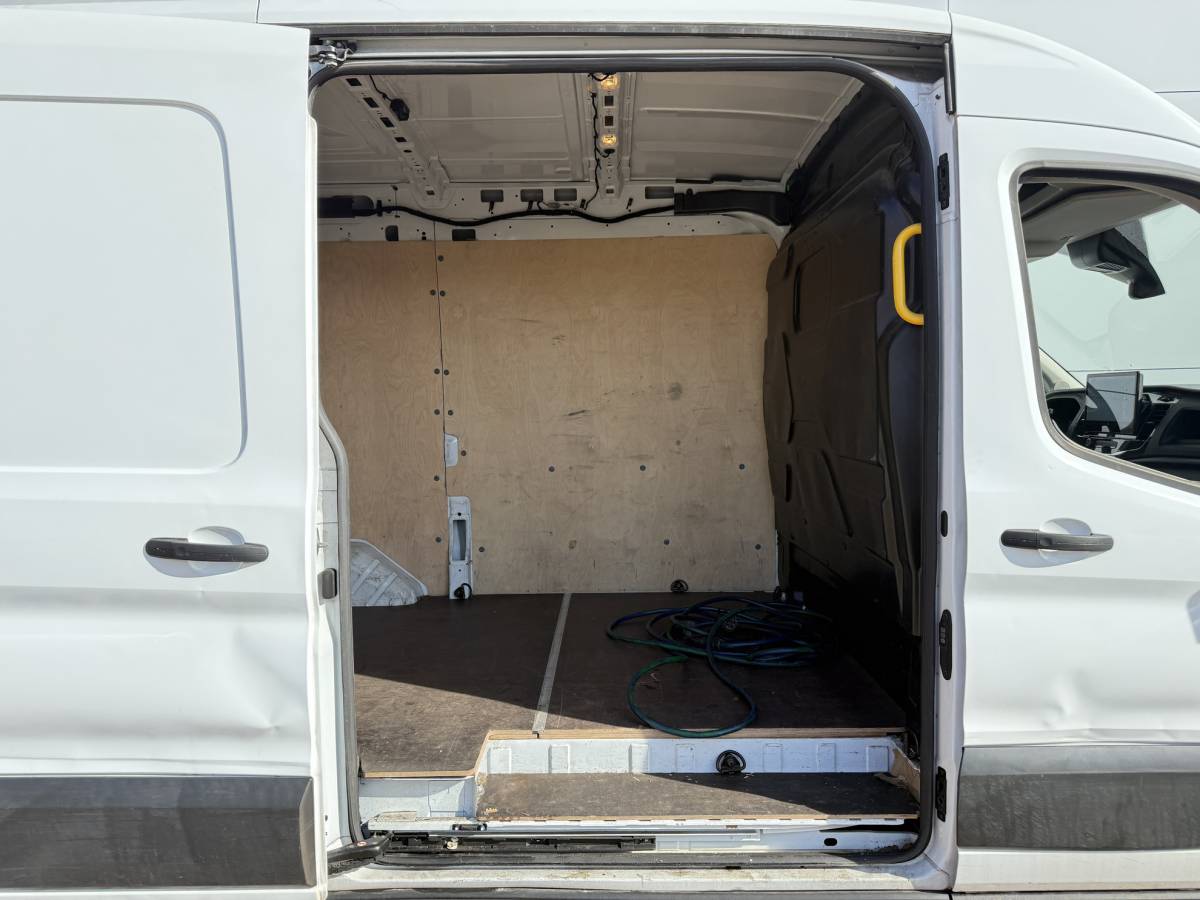 Ford E-Transit Ford e-Transit e-Transit 68kWh 184PK
