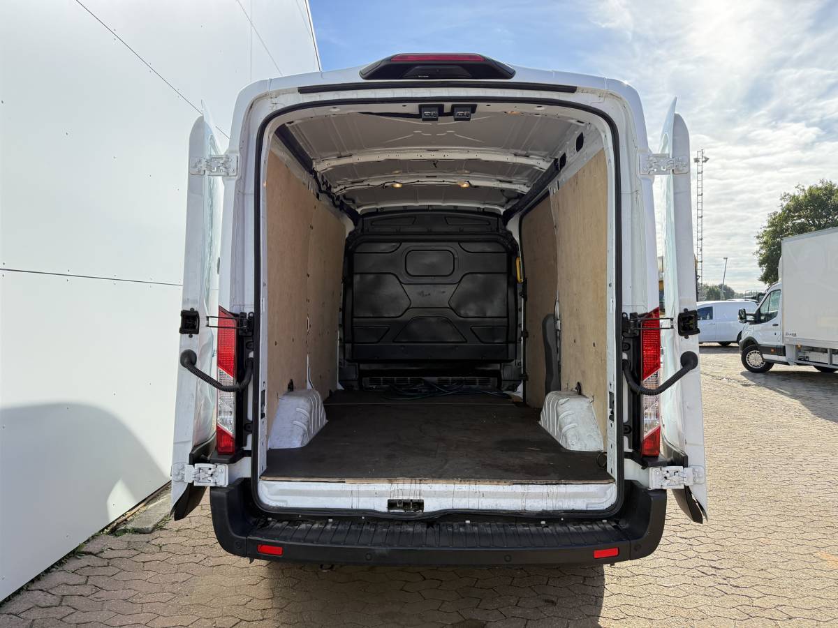 Ford E-Transit Ford e-Transit e-Transit 68kWh 184PK