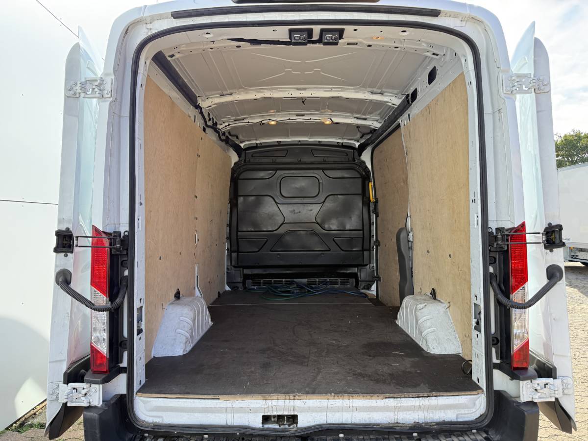 Ford E-Transit Ford e-Transit e-Transit 68kWh 184PK