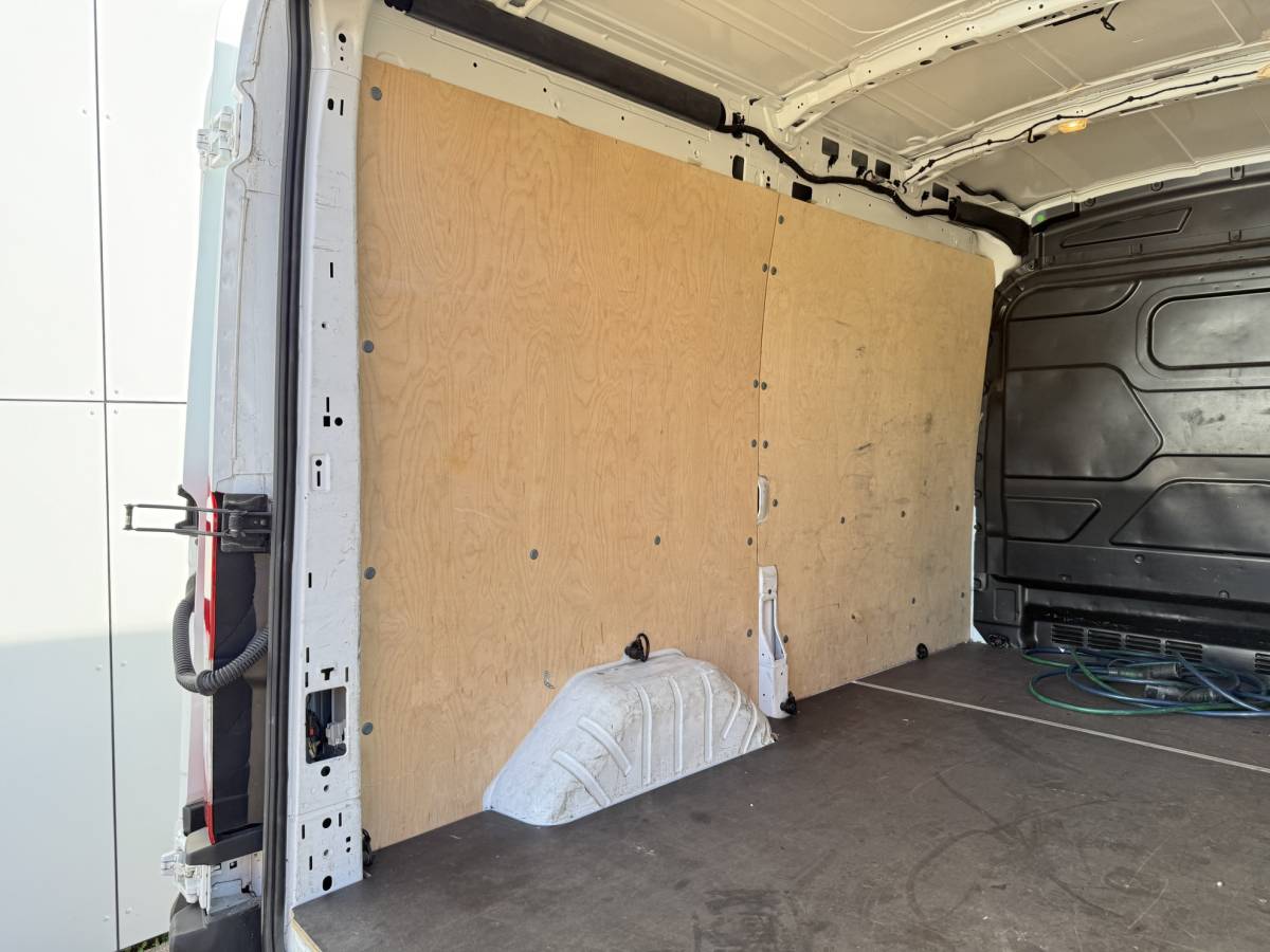 Ford E-Transit Ford e-Transit e-Transit 68kWh 184PK