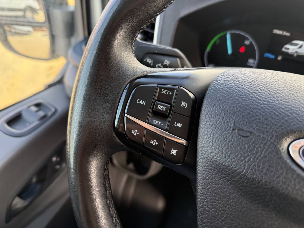 Ford E-Transit Ford e-Transit e-Transit 68kWh 184PK