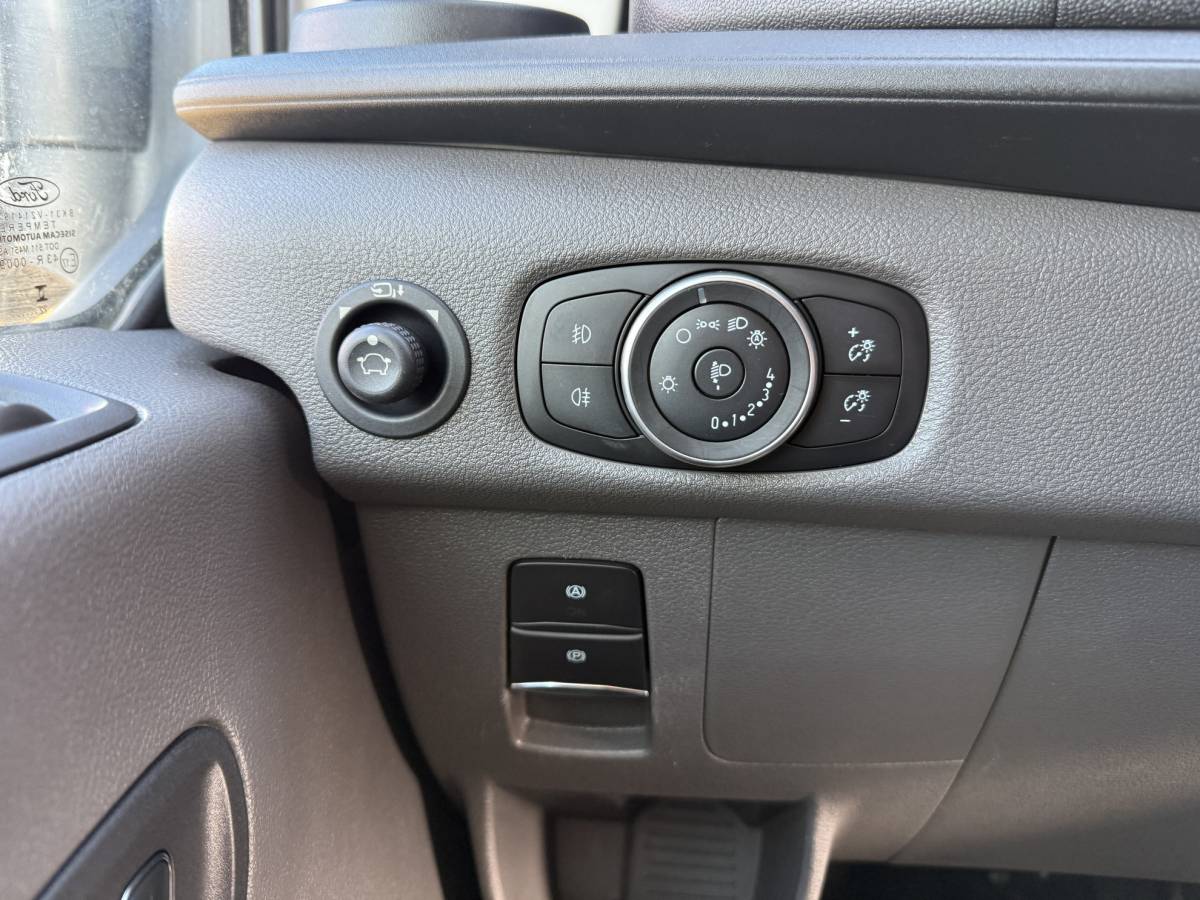 Ford E-Transit Ford e-Transit e-Transit 68kWh 184PK