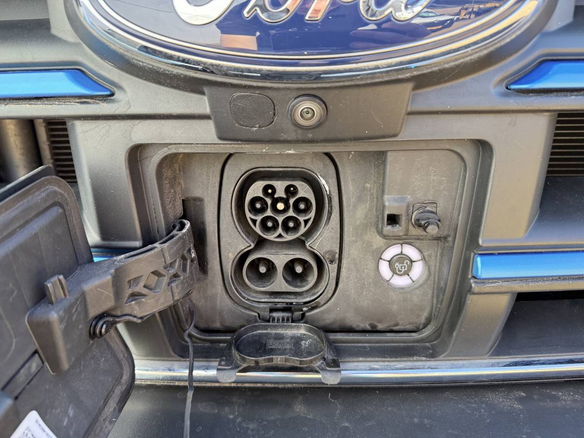 Ford E-Transit Ford e-Transit e-Transit 68kWh 184PK