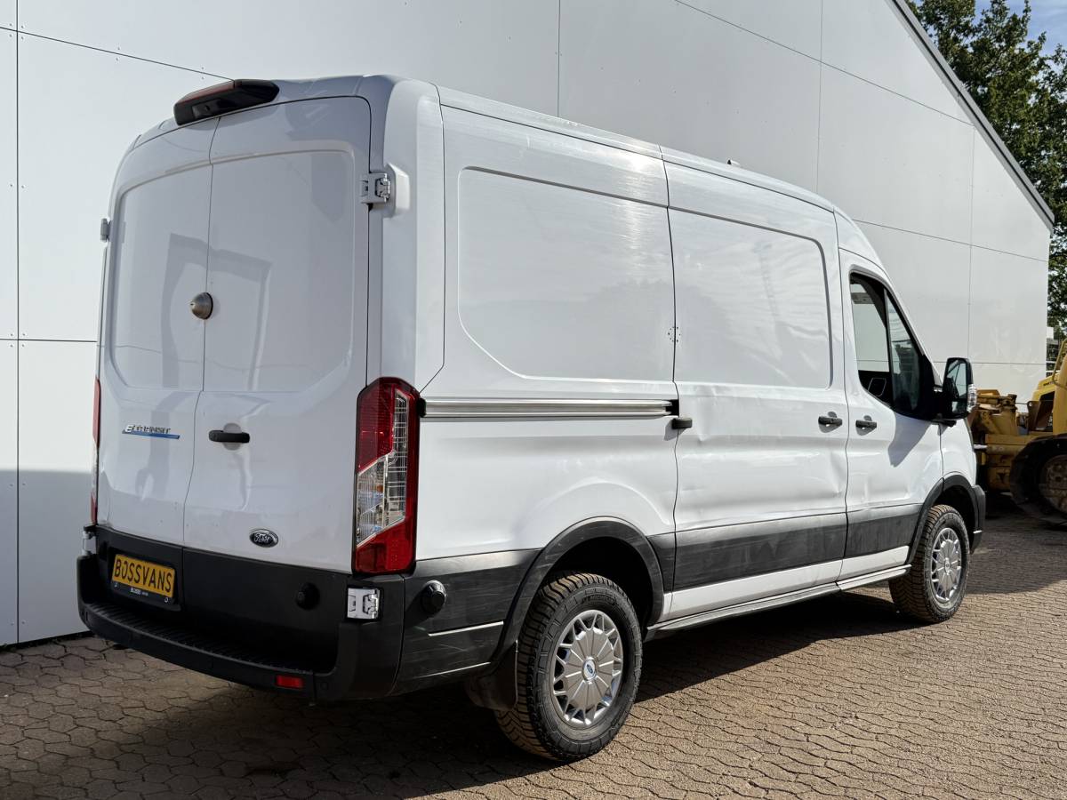 Ford E-Transit Ford e-Transit e-Transit 68kWh 184PK