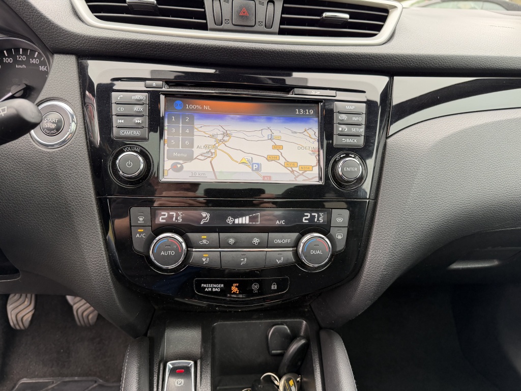 Nissan QASHQAI Nissan Qashqai 1.6 Tekna 17″