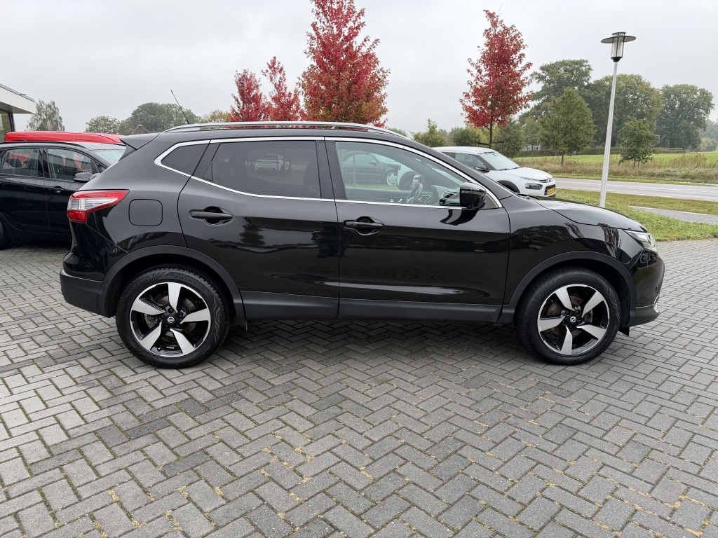 Nissan QASHQAI Nissan Qashqai 1.6 Tekna 17″