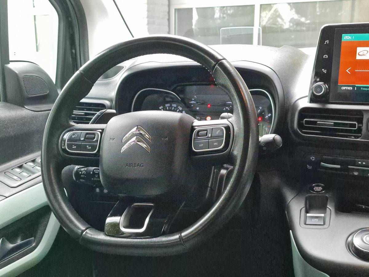 Citroën Berlingo Citroen Berlingo XL 1.2 PureTech Shine 7p.|Automaat|Clima|Carplay|Trekhaak|Camera|Head-up|7-persoons|