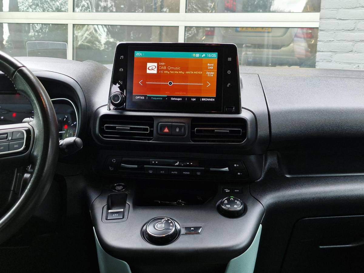 Citroën Berlingo Citroen Berlingo XL 1.2 PureTech Shine 7p.|Automaat|Clima|Carplay|Trekhaak|Camera|Head-up|7-persoons|