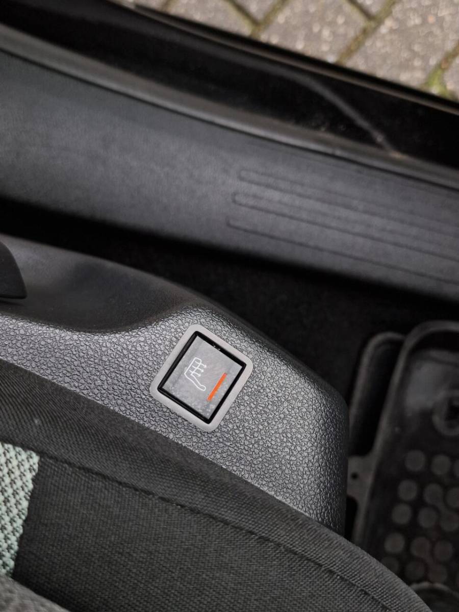Citroën Berlingo Citroen Berlingo XL 1.2 PureTech Shine 7p.|Automaat|Clima|Carplay|Trekhaak|Camera|Head-up|7-persoons|
