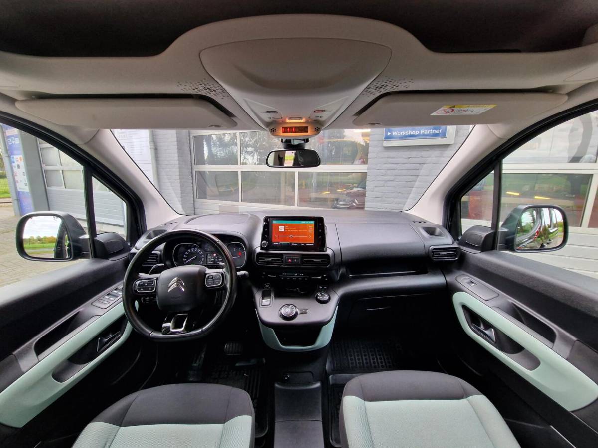Citroën Berlingo Citroen Berlingo XL 1.2 PureTech Shine 7p.|Automaat|Clima|Carplay|Trekhaak|Camera|Head-up|7-persoons|