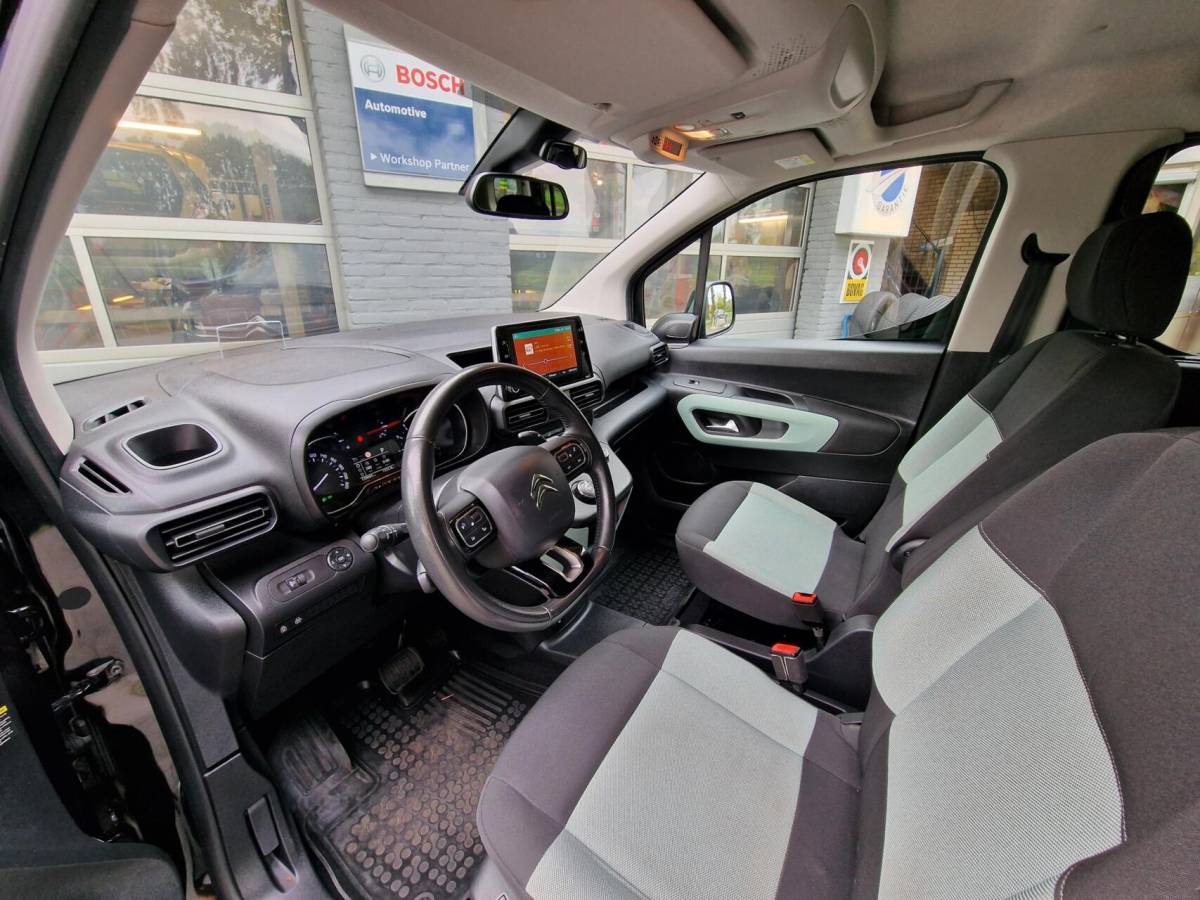 Citroën Berlingo Citroen Berlingo XL 1.2 PureTech Shine 7p.|Automaat|Clima|Carplay|Trekhaak|Camera|Head-up|7-persoons|