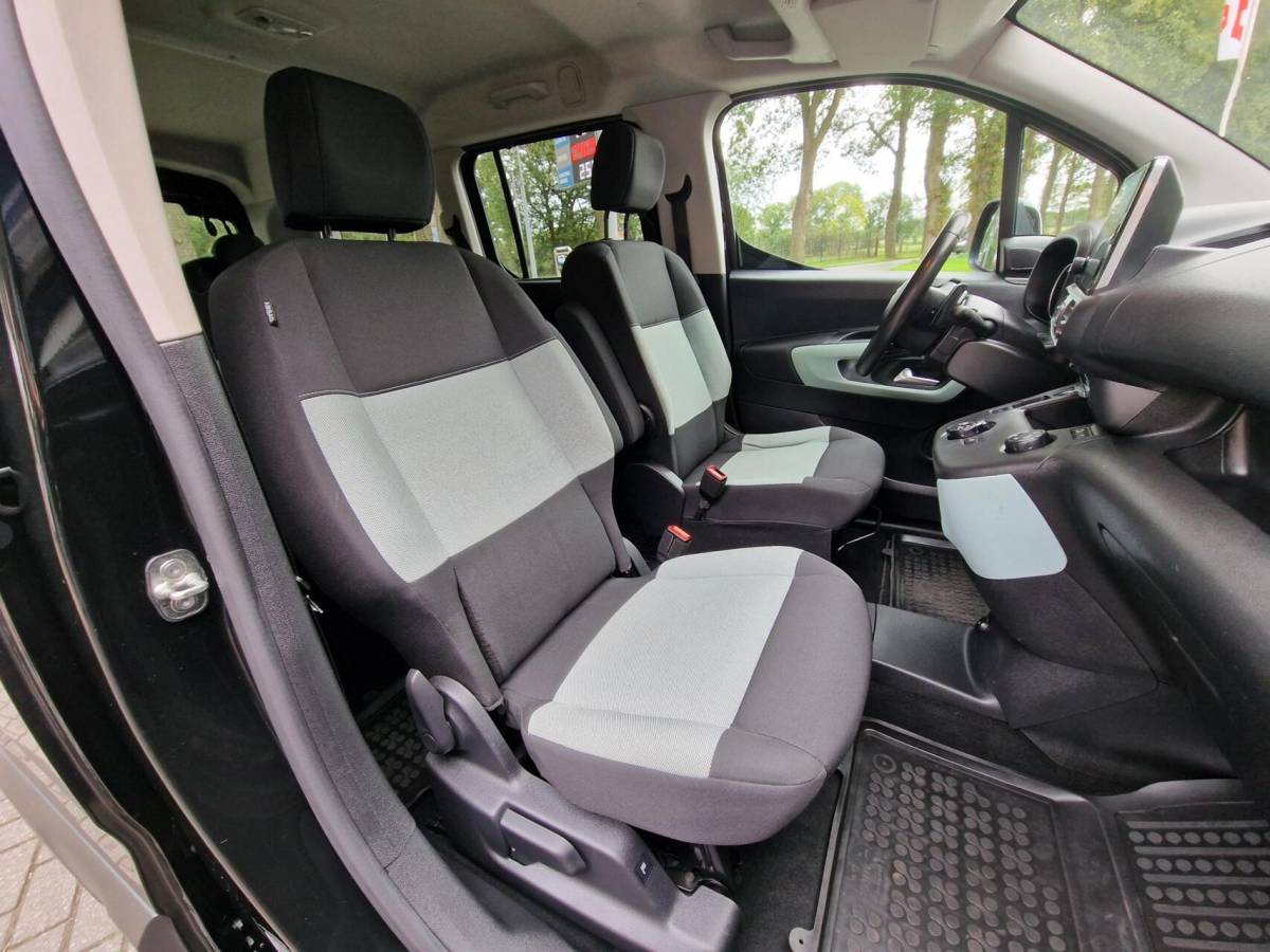 Citroën Berlingo Citroen Berlingo XL 1.2 PureTech Shine 7p.|Automaat|Clima|Carplay|Trekhaak|Camera|Head-up|7-persoons|