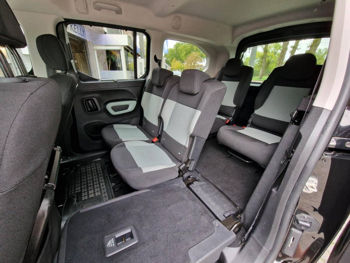 Citroën Berlingo Citroen Berlingo XL 1.2 PureTech Shine 7p.|Automaat|Clima|Carplay|Trekhaak|Camera|Head-up|7-persoons|