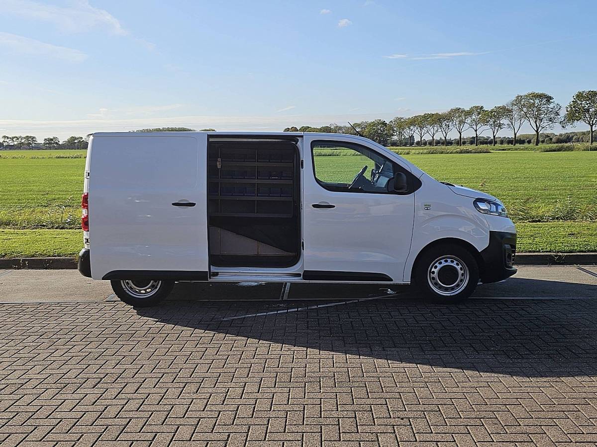 Opel Vivaro OPEL VIVARO 1.5 l2 nap euro6 3-zits!