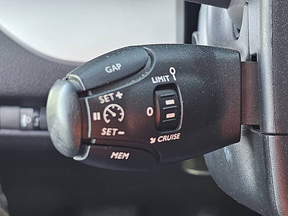 Opel Vivaro OPEL VIVARO 2.0 L3H1 Xenon LED Automatische Airco 3 Zits Camera Carplay PDC Cruise Control Euro6 145 PK