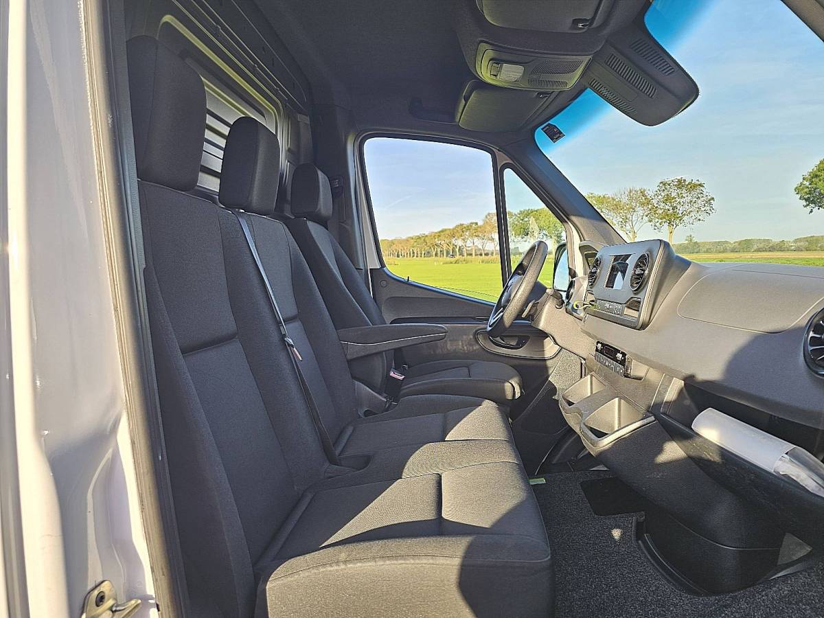 Mercedes-Benz Sprinter MERCEDES-BENZ SPRINTER 316 L3H2 Maxi Automaat Mbux Camera Apple Carplay Airco Euro6 163 PK!