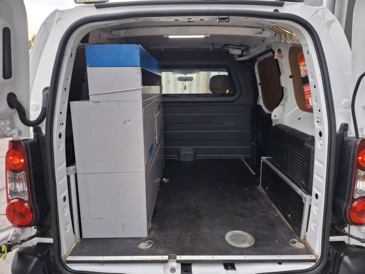 Citroën Berlingo Citroen Berlingo 1.6 BlueHDI 100 Club S&S AIRCO / TREKHAAK / CRUISE CONTROLE / EURO 6 / MARGE !!