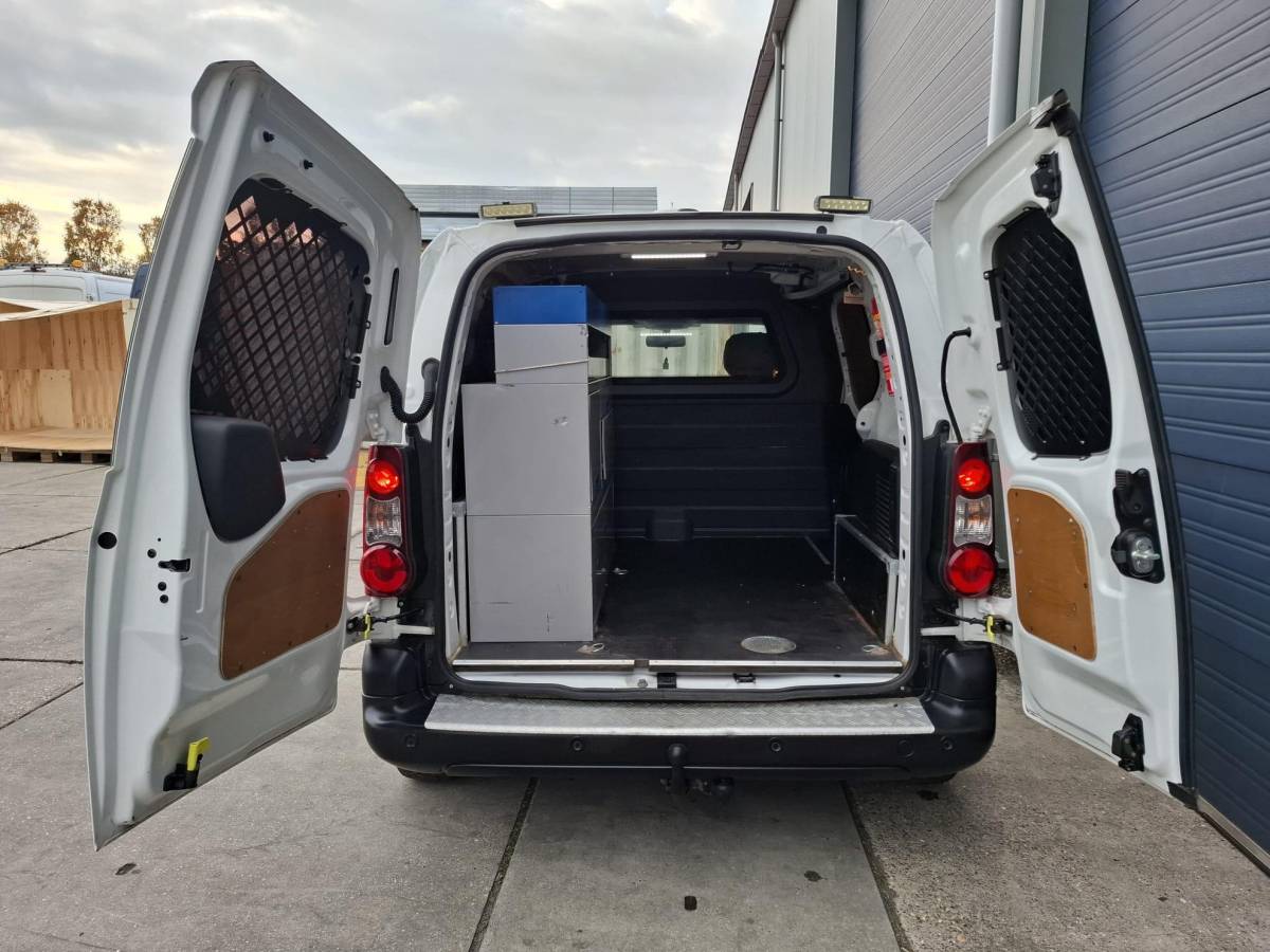 Citroën Berlingo Citroen Berlingo 1.6 BlueHDI 100 Club S&S AIRCO / TREKHAAK / CRUISE CONTROLE / EURO 6 / MARGE !!