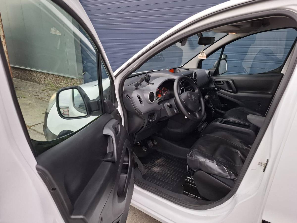 Citroën Berlingo Citroen Berlingo 1.6 BlueHDI 100 Club S&S AIRCO / TREKHAAK / CRUISE CONTROLE / EURO 6 / MARGE !!