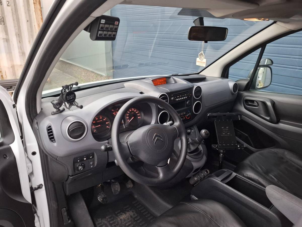 Citroën Berlingo Citroen Berlingo 1.6 BlueHDI 100 Club S&S AIRCO / TREKHAAK / CRUISE CONTROLE / EURO 6 / MARGE !!