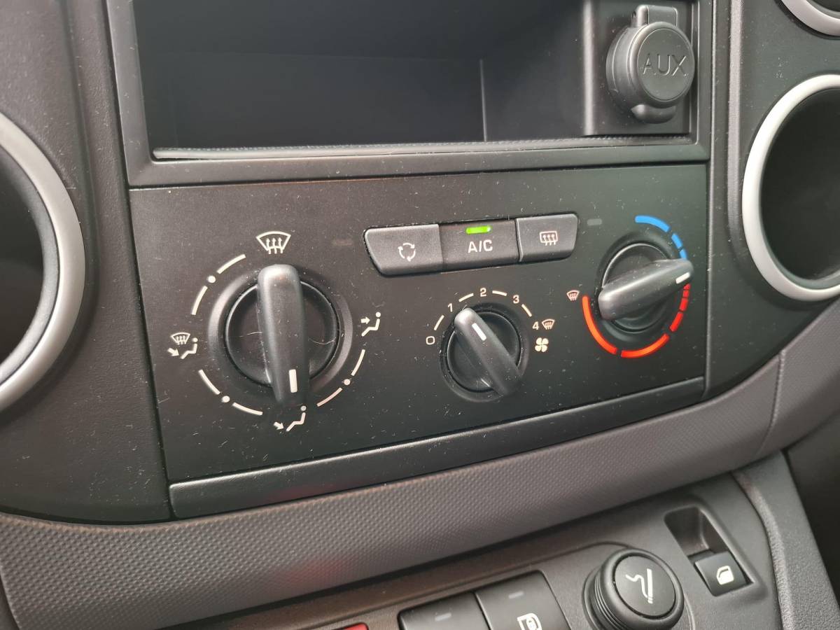 Citroën Berlingo Citroen Berlingo 1.6 BlueHDI 100 Club S&S AIRCO / TREKHAAK / CRUISE CONTROLE / EURO 6 / MARGE !!