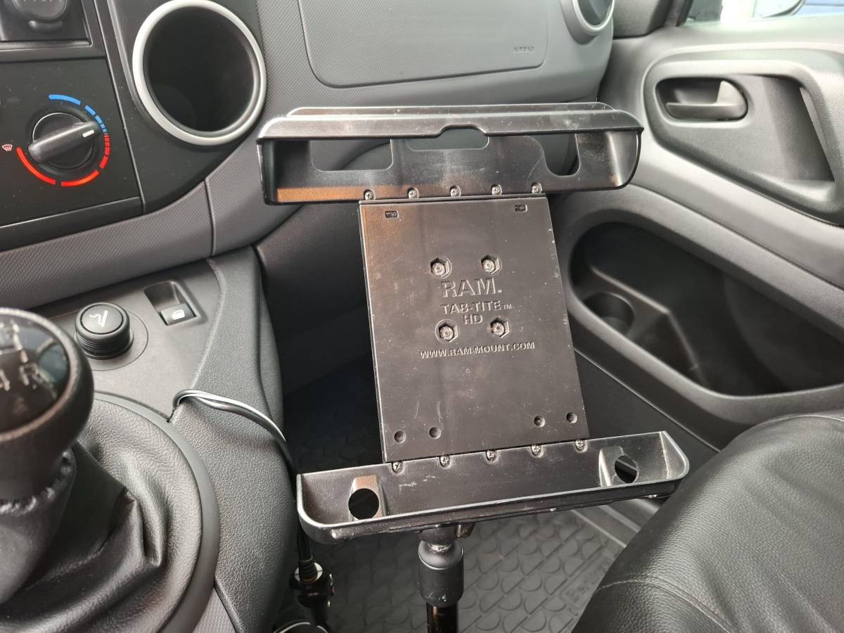 Citroën Berlingo Citroen Berlingo 1.6 BlueHDI 100 Club S&S AIRCO / TREKHAAK / CRUISE CONTROLE / EURO 6 / MARGE !!