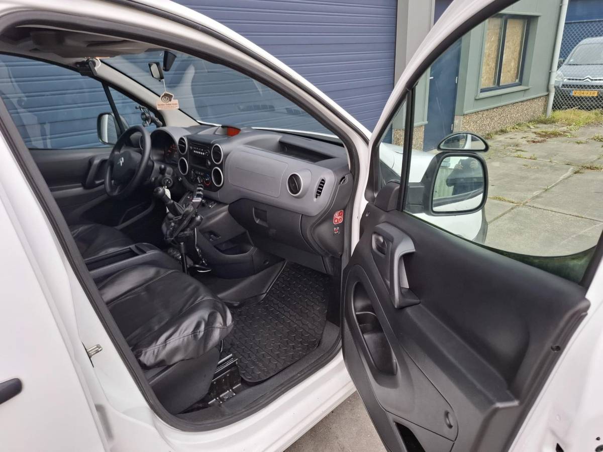 Citroën Berlingo Citroen Berlingo 1.6 BlueHDI 100 Club S&S AIRCO / TREKHAAK / CRUISE CONTROLE / EURO 6 / MARGE !!
