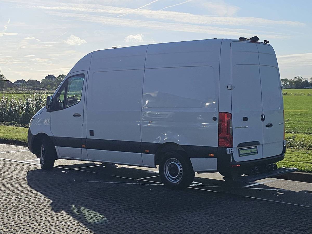 Mercedes-Benz Sprinter MERCEDES-BENZ SPRINTER 316 L2H2 RWD 3.5t-Trekhaak Mbux Navi Camera WP-Inrichting 3 Zits Airco Euro6 163 PK!