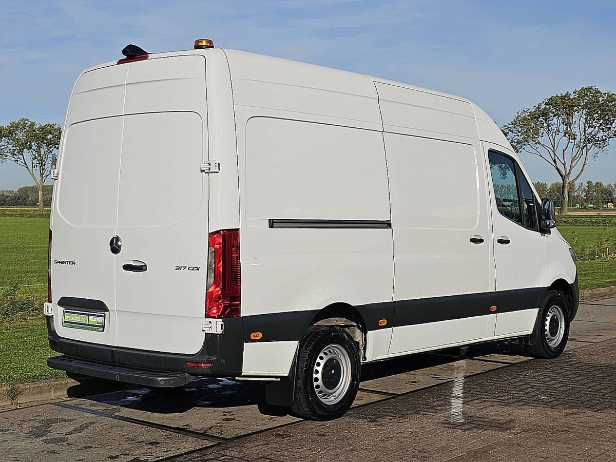 Mercedes-Benz Sprinter MERCEDES-BENZ SPRINTER 317 L2H2 RWD Automaat Mbux Camera 3 Zits Airco Apple Carplay Euro6 170 PK!