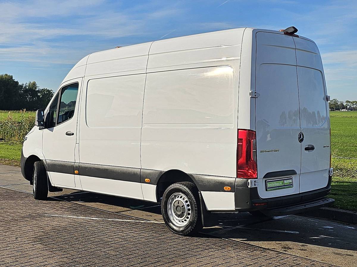 Mercedes-Benz Sprinter MERCEDES-BENZ SPRINTER 317 L2H2 RWD Automaat Mbux Camera 3 Zits Airco Apple Carplay Euro6 170 PK!