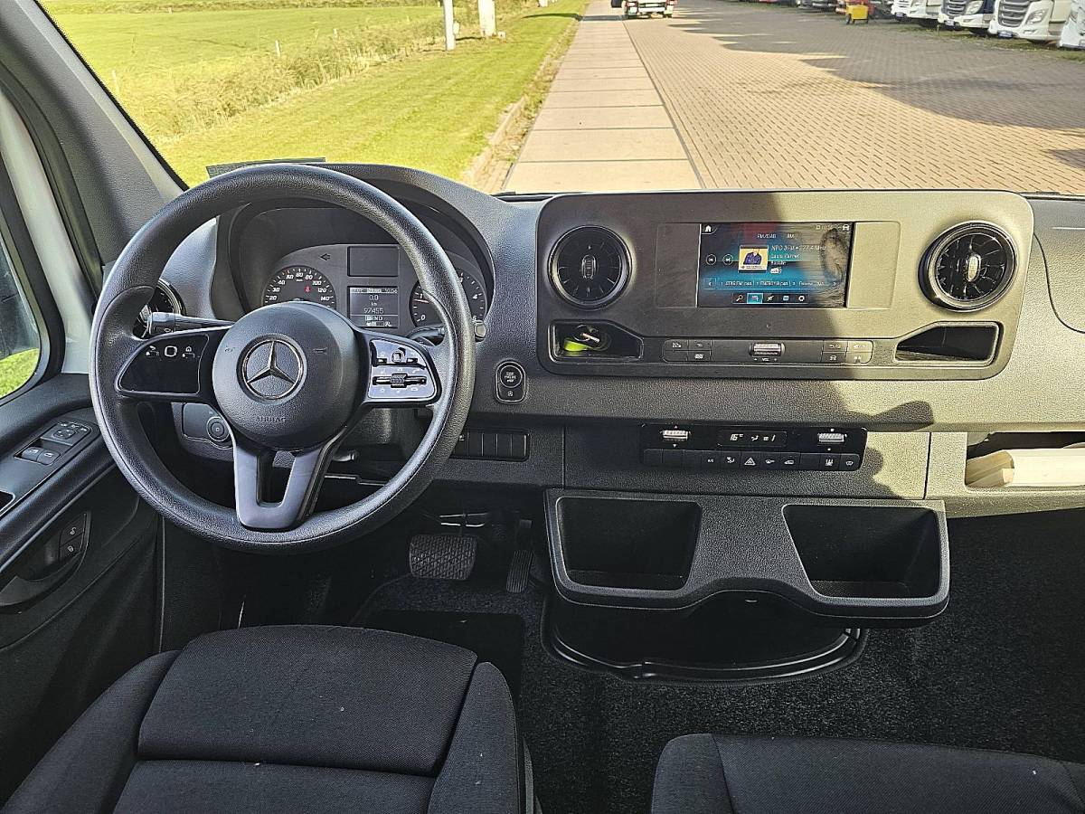 Mercedes-Benz Sprinter MERCEDES-BENZ SPRINTER 317 L2H2 RWD Automaat Mbux Camera 3 Zits Airco Apple Carplay Euro6 170 PK!