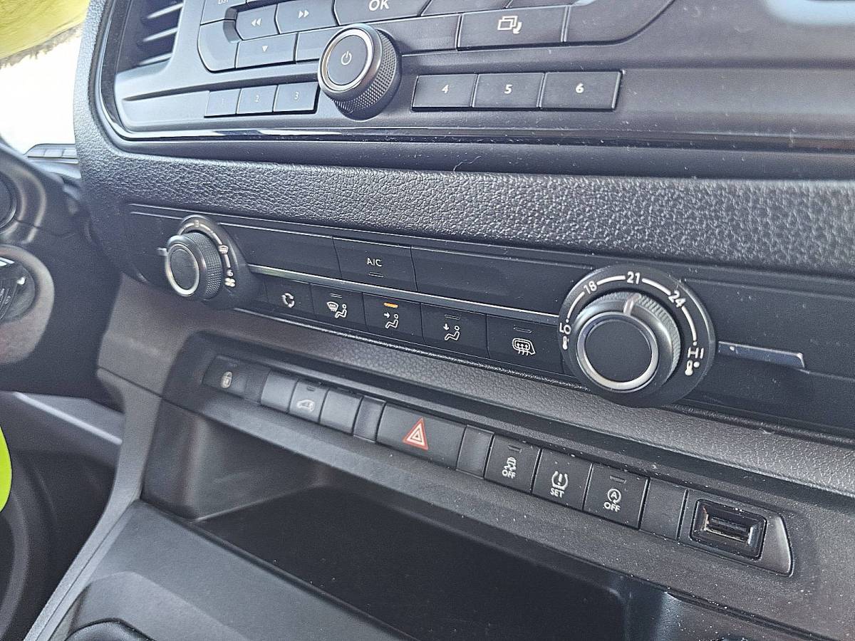 Opel Vivaro OPEL VIVARO 1.5 L3 XL NAP Euro6 Airco Trekhaak Imperiaal Oh-Historie 3-Zits!